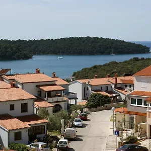 apartments-cezar.pula-hotels.org/