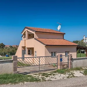 jendrusa-apartment.pula-hotels.org/